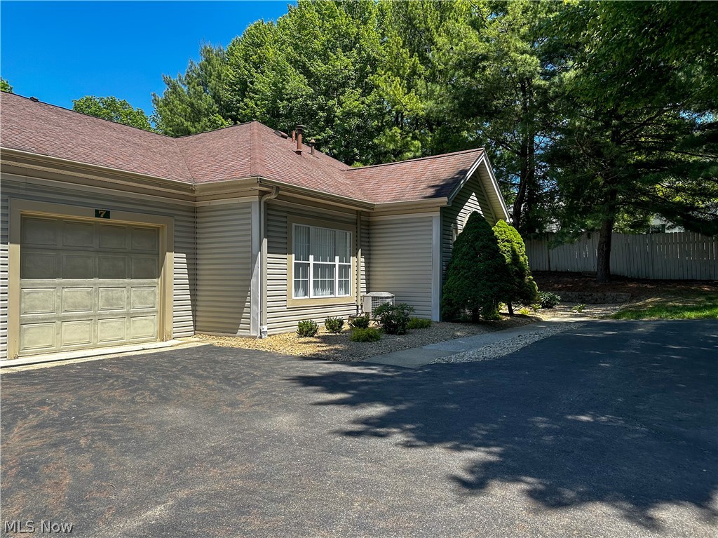 7 Woodland Chase Boulevard Niles OH 44446