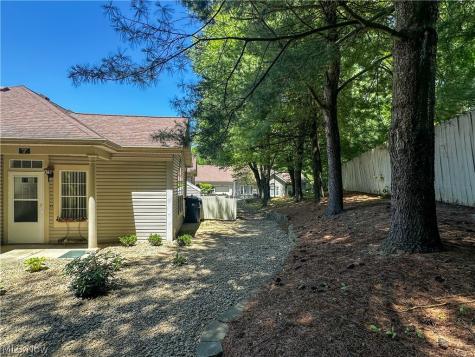 7 Woodland Chase Boulevard Niles OH 44446