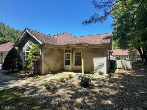 7 Woodland Chase Boulevard Niles OH 44446