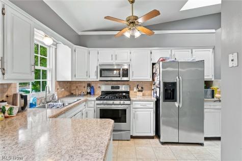 8632 Wedgewood Avenue NW North Canton OH 44720
