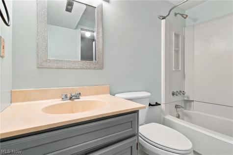 8632 Wedgewood Avenue NW North Canton OH 44720