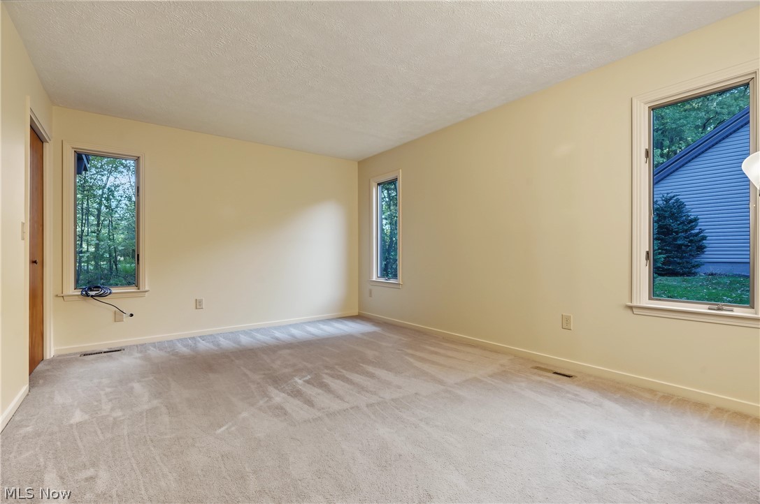 4458 Willow Creek Drive SE Howland OH 44484
