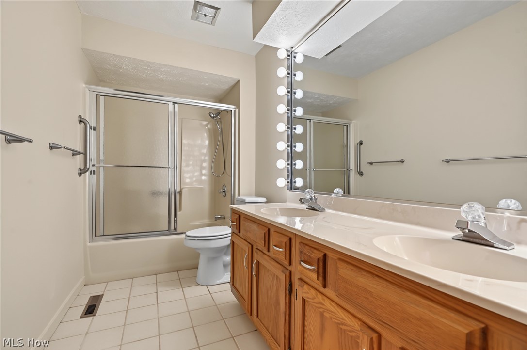4458 Willow Creek Drive SE Howland OH 44484