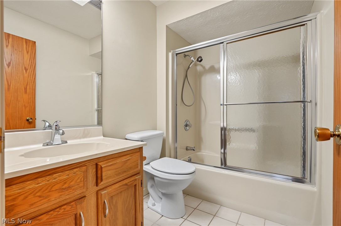 4458 Willow Creek Drive SE Howland OH 44484