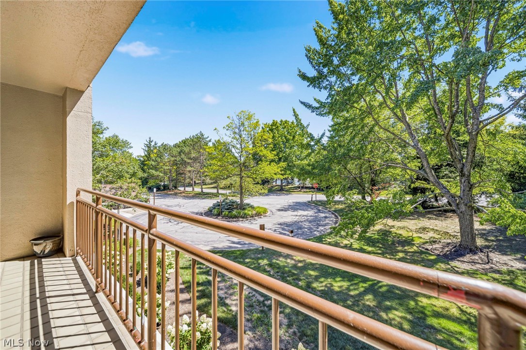 26101 Village Lane Beachwood OH 44122