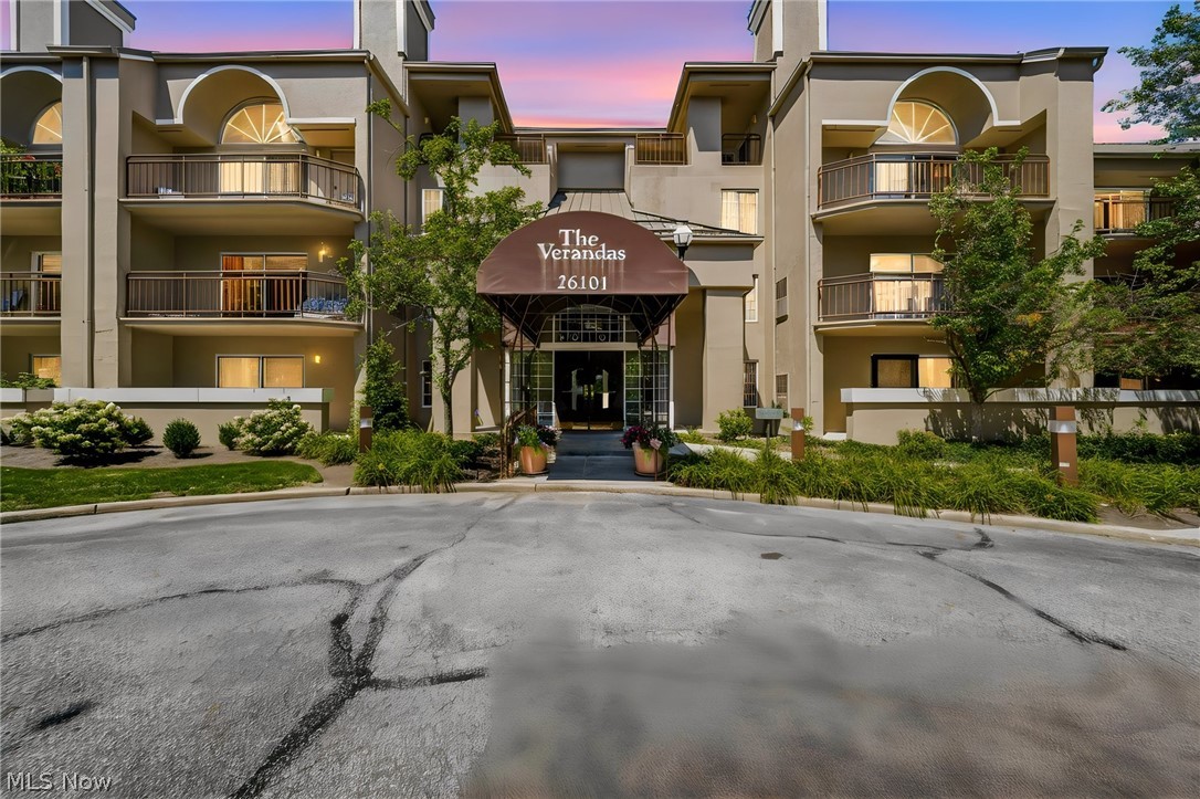 26101 Village Lane Beachwood OH 44122
