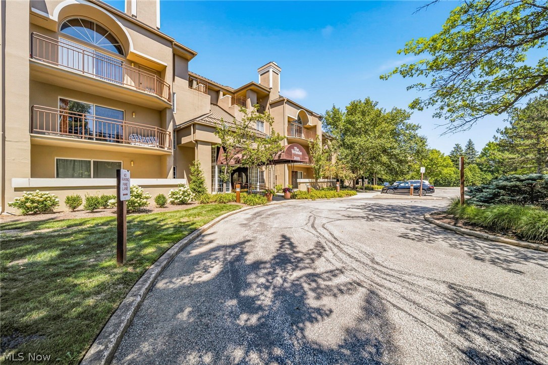 26101 Village Lane Beachwood OH 44122