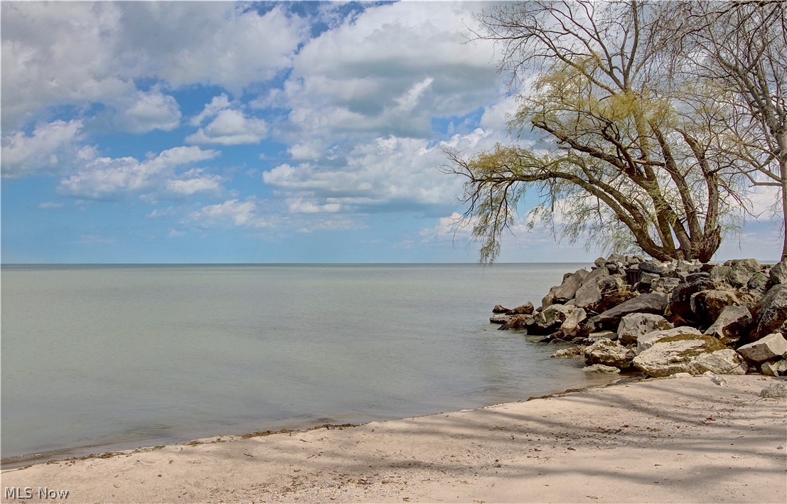 16 Sawmill Creek Drive W. Huron OH 44839