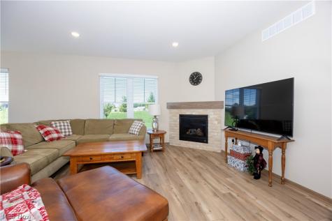 1813 Blackberry Lane Orrville OH 44667