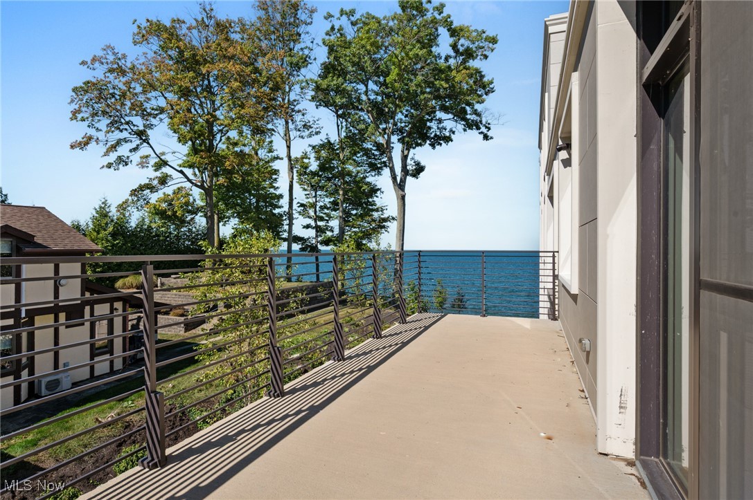 22700 Lake Rocky River OH 44116