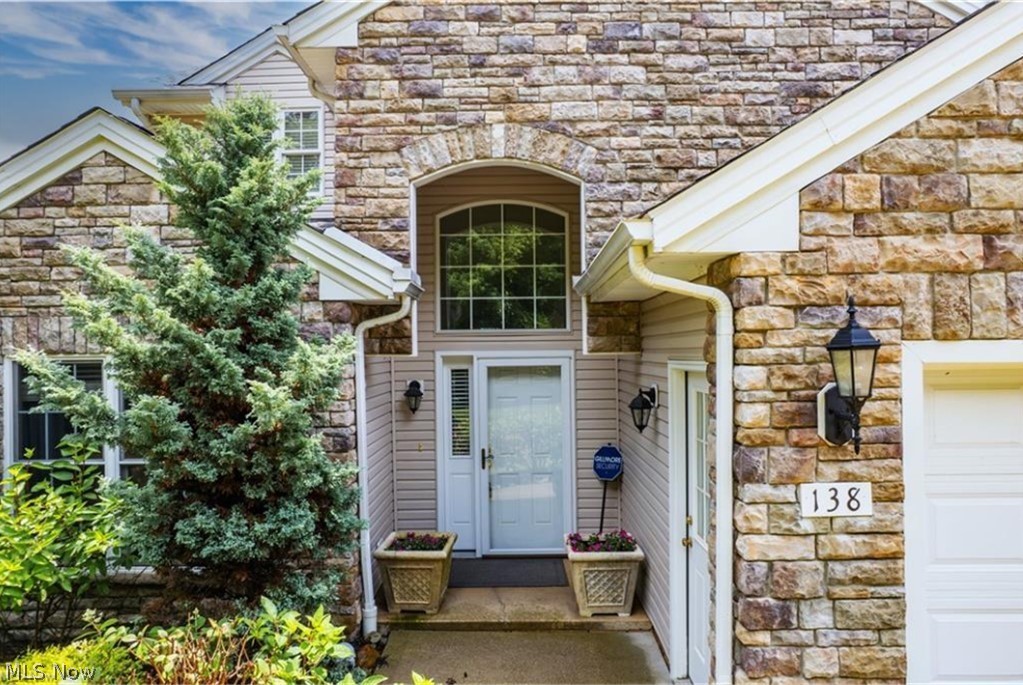 138 Stonecreek Drive Mayfield Heights OH 44143