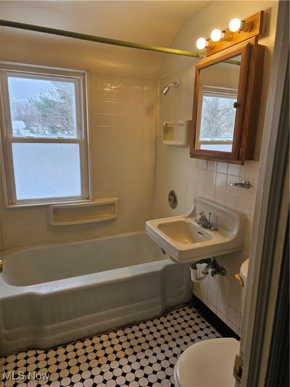 1425 E 252nd Street Euclid OH 44117