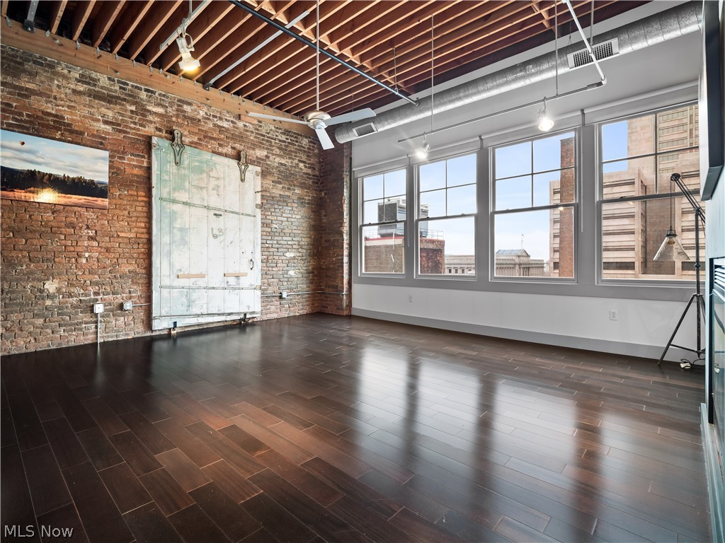 1260 W 4th Street Cleveland OH 44113