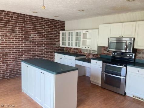 17298 Otani Court Strongsville OH 44136