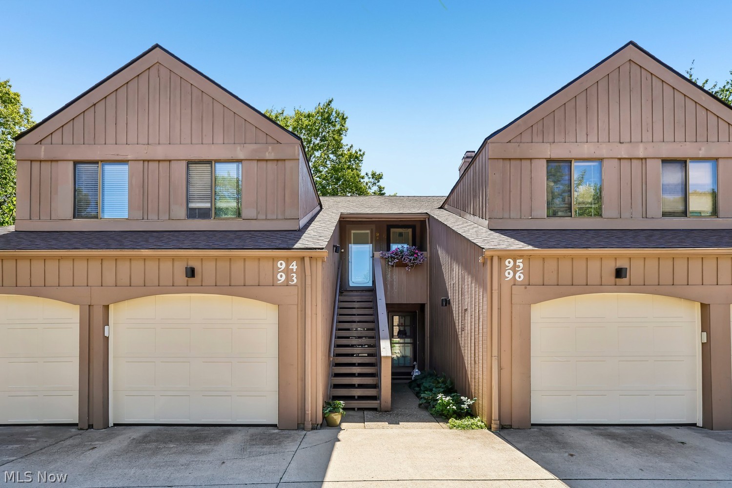 93 Landings Way Avon Lake OH 44012