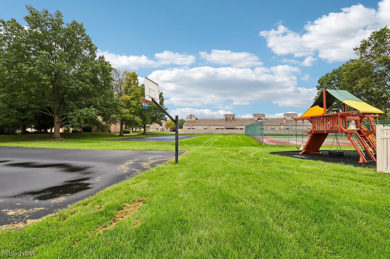 93 Landings Way Avon Lake OH 44012