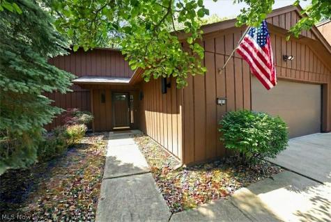 17813 Suncliff Place Strongsville OH 44136