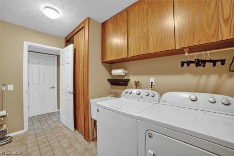 17813 Suncliff Place Strongsville OH 44136