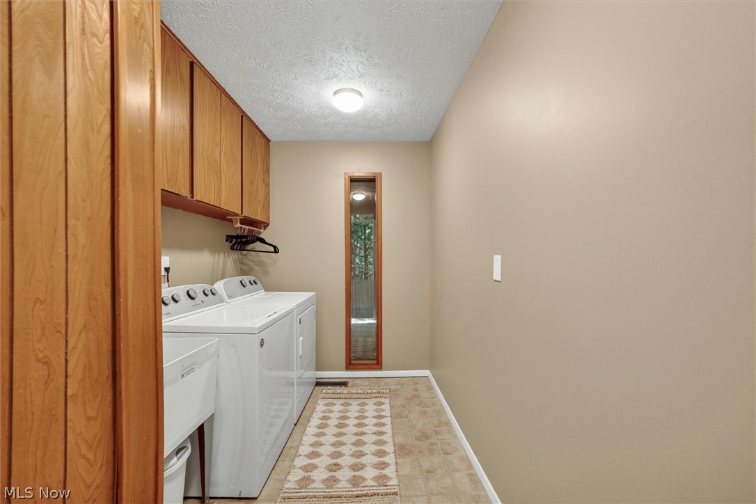 17813 Suncliff Place Strongsville OH 44136