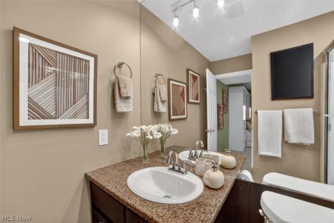 17813 Suncliff Place Strongsville OH 44136