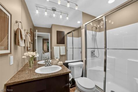17813 Suncliff Place Strongsville OH 44136