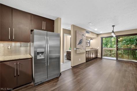 17813 Suncliff Place Strongsville OH 44136