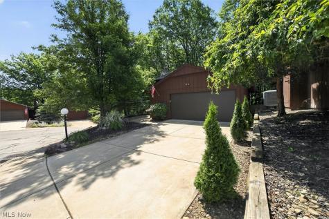 17813 Suncliff Place Strongsville OH 44136