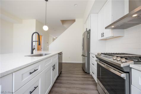 7132 Simpson Court Cleveland OH 44103