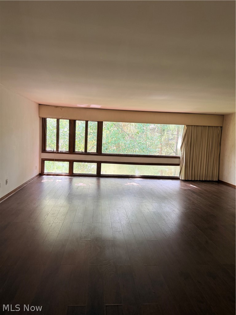 285 North Road NE Warren OH 44483