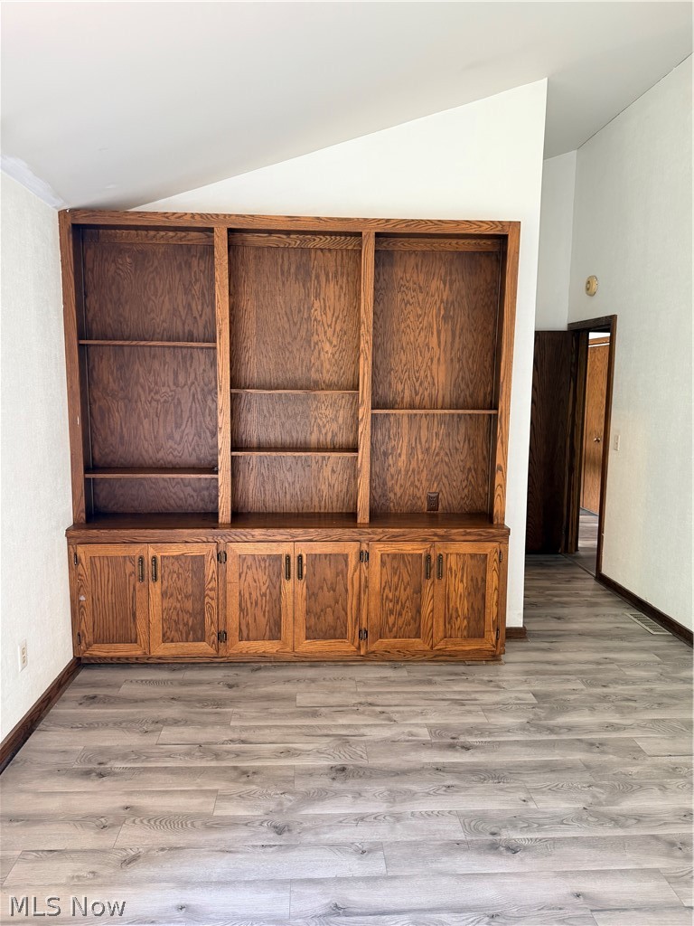 285 North Road NE Warren OH 44483