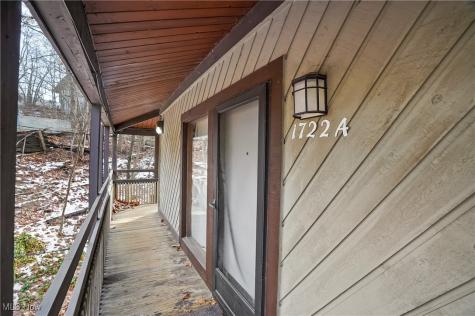 1722 Treetop Trail Akron OH 44313