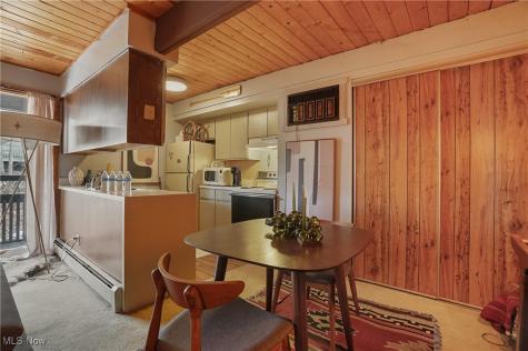 1722 Treetop Trail Akron OH 44313