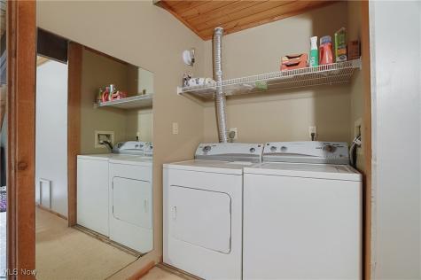1722 Treetop Trail Akron OH 44313