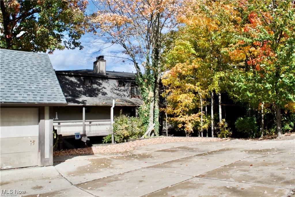 1722 Treetop Trail Akron OH 44313