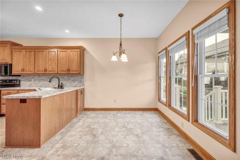 2636 Tributary Lane Akron OH 44312