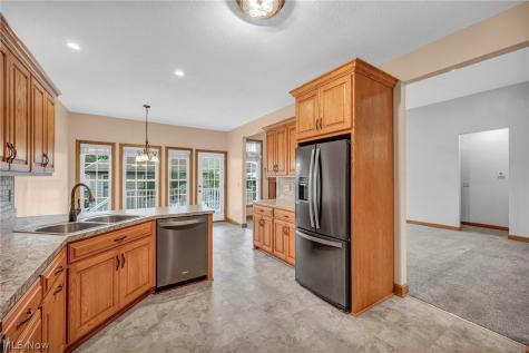 2636 Tributary Lane Akron OH 44312