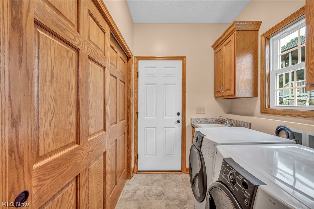 2636 Tributary Lane Akron OH 44312