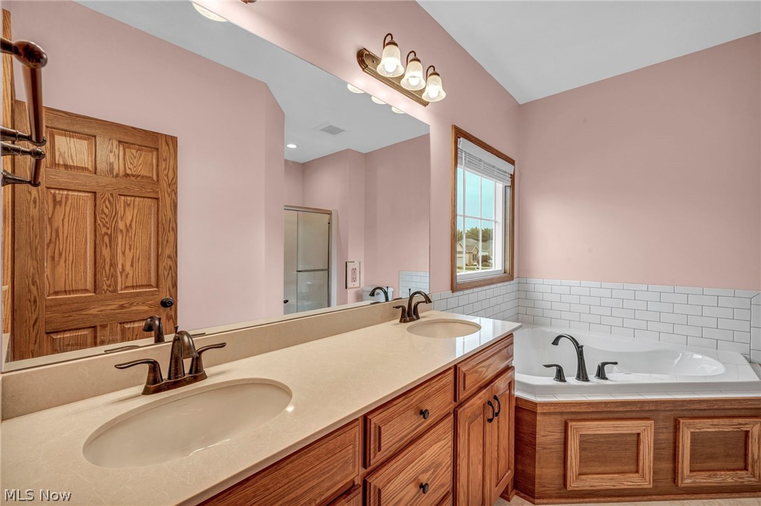 2636 Tributary Lane Akron OH 44312