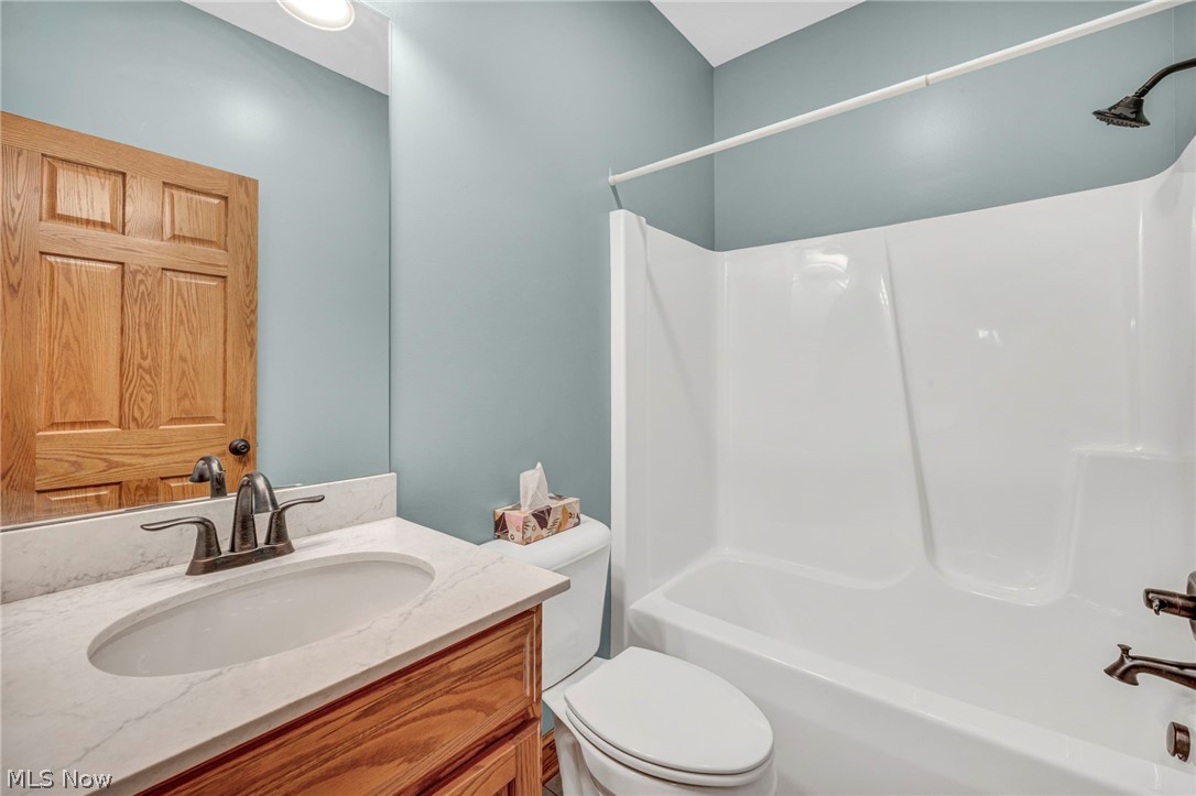 2636 Tributary Lane Akron OH 44312