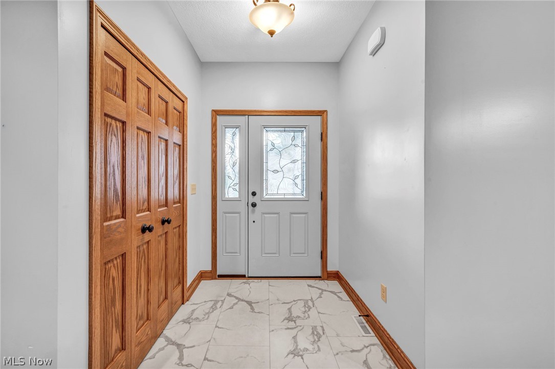 2636 Tributary Lane Akron OH 44312