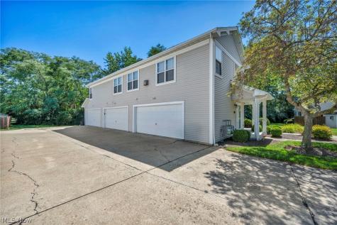 23233 Grist Mill Court Olmsted Falls OH 44138