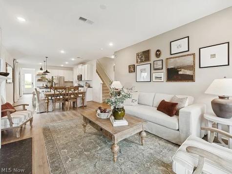 5092 Shepherds Glen Willoughby OH 44094
