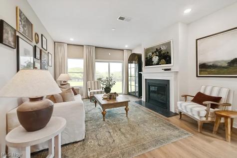 5092 Shepherds Glen Willoughby OH 44094