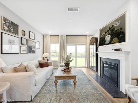 5092 Shepherds Glen Willoughby OH 44094