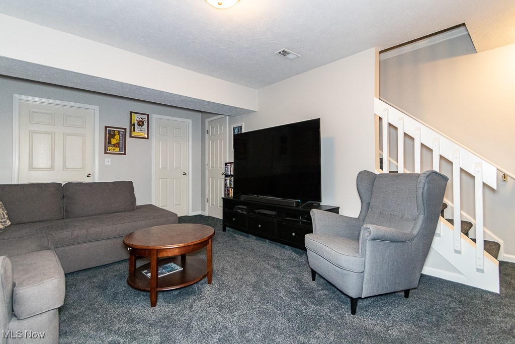 1254 Meadow Run Akron OH 44321