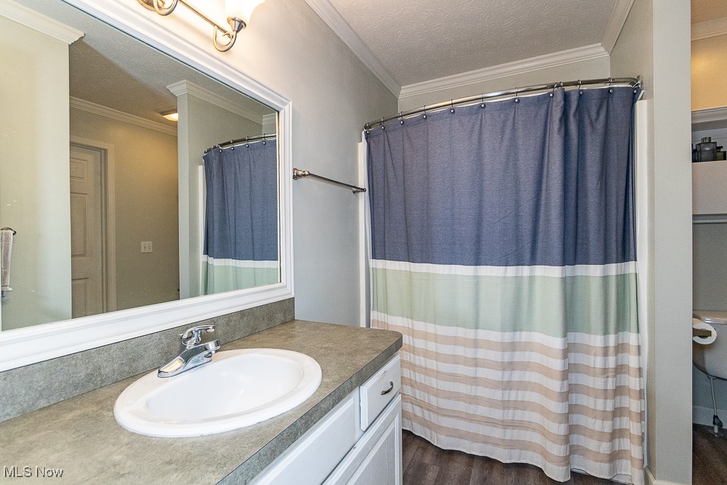 1254 Meadow Run Akron OH 44321
