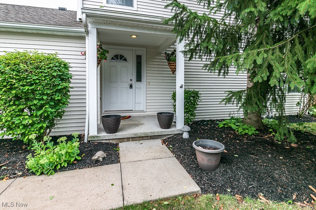 1254 Meadow Run Akron OH 44321