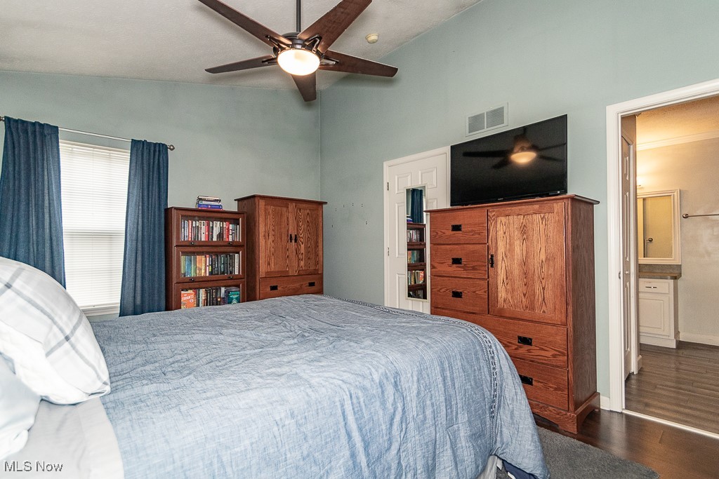 1254 Meadow Run Akron OH 44321