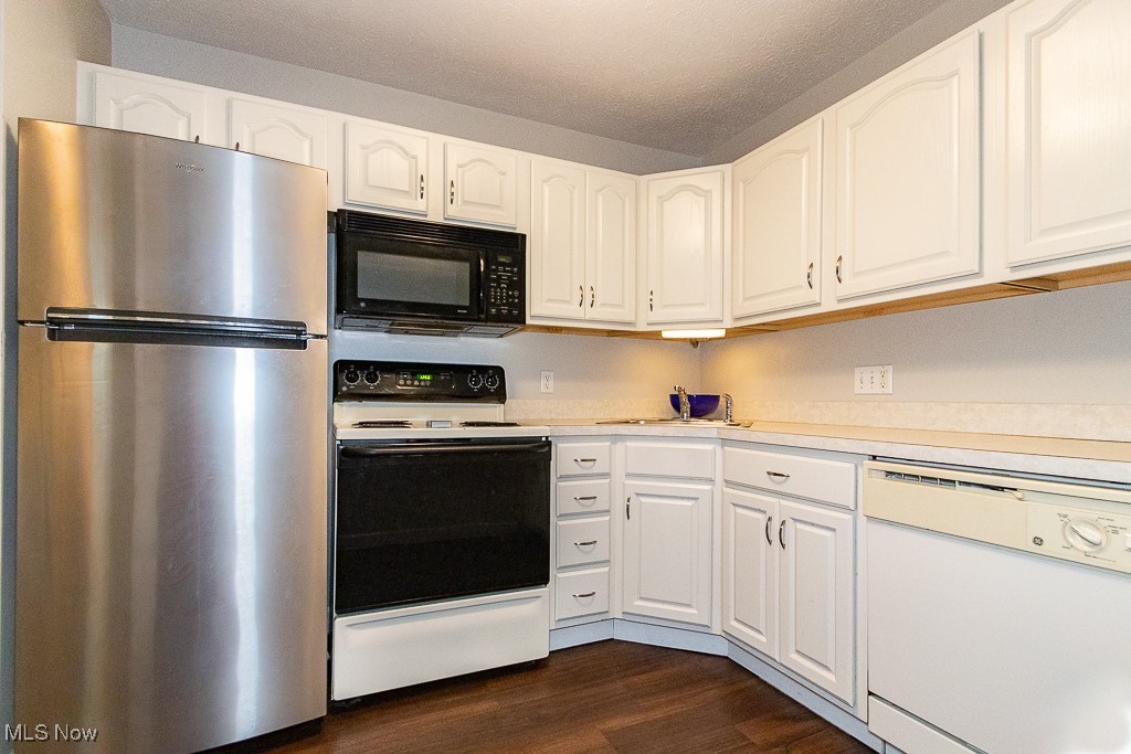 1254 Meadow Run Akron OH 44321