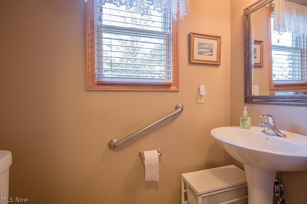 38604 Granite Drive Willoughby OH 44094